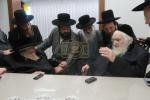 כ"ק אדמו"ר מתולדות אברהם יצחק שליט"א ביי כ"ק גאב"ד ירושלים שליט"א 