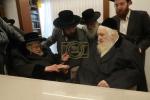 כ"ק אדמו"ר מתולדות אברהם יצחק שליט"א ביי כ"ק גאב"ד ירושלים שליט"א 
