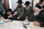 כ"ק אדמו"ר מתולדות אברהם יצחק שליט"א ביי כ"ק גאב"ד ירושלים שליט"א 