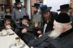 כ"ק אדמו"ר מתולדות אברהם יצחק שליט"א ביי כ"ק גאב"ד ירושלים שליט"א 