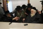 כ"ק אדמו"ר מתולדות אברהם יצחק שליט"א ביי כ"ק גאב"ד ירושלים שליט"א 