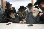 כ"ק אדמו"ר מתולדות אברהם יצחק שליט"א ביי כ"ק גאב"ד ירושלים שליט"א 