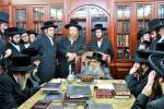 כ"ק אדמו"ר מסאטמאר שליט"א ביים התמנות דומ"ץ בביהמ"ד אור ישראל אלימלך וומ"ס