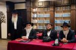 בית דין פון הגאון רבי בערל לאזאר שליט"א ביים איבערקוקען די מעסערס פון די שוחטים אין רוסלאנד 
