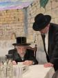  כ"ק אדמו"ר מליסקא שליט"א אויף א באזוך  אין טאמס ריווער לקראת די הייליגע טעג אין שטוב פון הרה"ח ר' שלמה עהרנטאל הי"ו