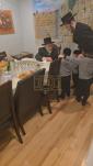  כ"ק אדמו"ר מליסקא שליט"א אויף א באזוך  אין טאמס ריווער לקראת די הייליגע טעג אין שטוב פון הרה"ח ר' שלמה עהרנטאל הי"ו