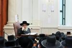 כ"ק אדמו"ר מסאטמאר שליט"א ביים סוגיא פארלערנען און לחיים אין היכל הישיבה