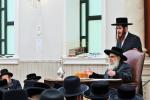 כ"ק אדמו"ר מסאטמאר שליט"א ביים סוגיא פארלערנען און לחיים אין היכל הישיבה