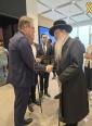 הרהה"ג ר' פנחס פאדווא שליט"א גאב"ד קהילת שומרי הדת אין אנטוורפן אין רב הראשי פון אנטוורפן ביים זיך טרעפן מיט די פריים מיניסטער פון בלגיה אין די אימאם פון פראנקרייך ביי א קאנפערענץ אקעגן אנטיסעמיטיזם