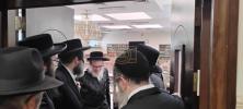 כ"ק אדמור מפאפא שליט"א אויף א בליץ באזוך אין טאראנטא לקראת די יארצייט פון זיין שווער  אב"ד טעטש‎ זצ"ל
