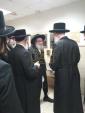 כ"ק אדמור מפאפא שליט"א אויף א בליץ באזוך אין טאראנטא לקראת די יארצייט פון זיין שווער  אב"ד טעטש‎ זצ"ל