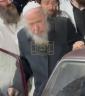 הרה"צ  רבי משה קרעמער שליט"א ביים ארויסקומען פון אהל הקדוש אין אומאן ערב ראש השנה 
