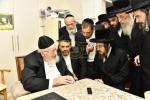 אדמורי"ם ורבני באזוכן ביים ראש הישיבה הגרמ"צ בערגמאן לברך ולהתברך בברכת השנים