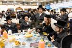 רייכע אויספאסן דעם מוצאי יום כיפור בחצה"ק סקווירא צוגעשטעלט ווי יאר יערליך דורך הנהלת המוסדות בית ציפורה דחסידי סקווירא בארא פארק