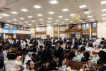 רייכע אויספאסן דעם מוצאי יום כיפור בחצה"ק סקווירא צוגעשטעלט ווי יאר יערליך דורך הנהלת המוסדות בית ציפורה דחסידי סקווירא בארא פארק