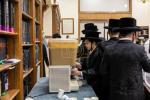 רייכע אויספאסן דעם מוצאי יום כיפור בחצה"ק סקווירא צוגעשטעלט ווי יאר יערליך דורך הנהלת המוסדות בית ציפורה דחסידי סקווירא בארא פארק