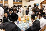 רייכע אויספאסן דעם מוצאי יום כיפור בחצה"ק סקווירא צוגעשטעלט ווי יאר יערליך דורך הנהלת המוסדות בית ציפורה דחסידי סקווירא בארא פארק