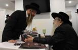 עלעגאנטע מסיבה לטובת די נייע בנין פון בית חינוך לבנות צאנז קלויזענבורג אין מאנסי