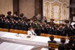 ערב און מוצאי יום כיפור ביי כ"ק אדמו"ר מבאבוב שליט"א 