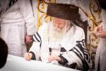 ערב און מוצאי יום כיפור ביי כ"ק אדמו"ר מבאבוב שליט"א 