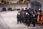 ערב און מוצאי יום כיפור ביי כ"ק אדמו"ר מבאבוב שליט"א 