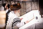 ערב און מוצאי יום כיפור ביי כ"ק אדמו"ר מבאבוב שליט"א 