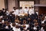 ערב און מוצאי יום כיפור ביי כ"ק אדמו"ר מבאבוב שליט"א 