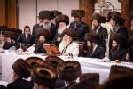 ערב און מוצאי יום כיפור ביי כ"ק אדמו"ר מבאבוב שליט"א 