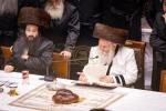 ערב און מוצאי יום כיפור ביי כ"ק אדמו"ר מבאבוב שליט"א 