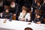 ערב און מוצאי יום כיפור ביי כ"ק אדמו"ר מבאבוב שליט"א 
