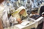 Main image for א הערליכע מעשה גיהערט דע ניגון פון כל נדרי אין זוכה געוועהן צו תשובה - דורך הרב אליהו שווארץ ביים שיעור פון עמוד היומי דרשו - פסחים דף לג