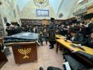 כ"ק גאב"ד מאקאווא שליט"א ביי סליחות אין מערת המכפלה חברון.
