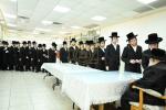 בחורי ישיבות צאנז ביי קבלת קהל ביי כ"ק אדמו"ר מצאנז שליט"א 