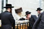 וואכנאכט, ברית, און סעודת ברית ביי אייניקל פון כ"ק אדמו"ר מסאטמאר שליט"א 