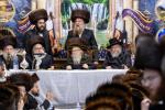 כ"ק אדמו"ר מסערדאהעלי שליט"א ביים עריכת שלחן הטהור שמחת בית השואבה חול המועד סוכות. 