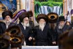 כ"ק אדמו"ר מסערדאהעלי שליט"א ביים עריכת שלחן הטהור שמחת בית השואבה חול המועד סוכות. 