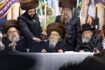 כ"ק אדמו"ר מסערדאהעלי שליט"א ביים עריכת שלחן הטהור שמחת בית השואבה חול המועד סוכות. 
