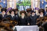 כ"ק אדמו"ר מסערדאהעלי שליט"א ביים עריכת שלחן הטהור שמחת בית השואבה חול המועד סוכות. 