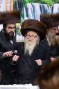 כ"ק אדמו"ר מסערדאהעלי שליט"א ביים עריכת שלחן הטהור שמחת בית השואבה חול המועד סוכות. 