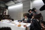 מוצאי שבת ביי כ"ק אדמו"ר מפשעווארסק שליט"א 