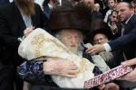 לעצטערע בילדער ביי כ"ק גאב"ד ירושלים שליט"א 