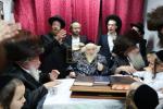 לעצטערע בילדער ביי כ"ק גאב"ד ירושלים שליט"א 