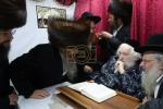 לעצטערע בילדער ביי כ"ק גאב"ד ירושלים שליט"א 
