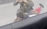 טשיקאגא טינעידזשער ווערט אנגעגריפן דורך פעדעראלע אגענטן: 'איך בין א אמעריקאנע בירגער!'