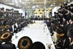 כ"ק אדמו"ר מקרעטשניף שליט"א ביים טיש חוה"מ סוכות 