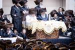 פולע געלאריע: בילדער און ווידיאוס פון נעילת החג און באגלייטן מוצאי סוכות בחצר הקודש סאטמאר 