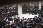 פולע געלאריע: בילדער און ווידיאוס פון נעילת החג און באגלייטן מוצאי סוכות בחצר הקודש סאטמאר 