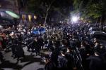 פולע געלאריע: בילדער און ווידיאוס פון נעילת החג און באגלייטן מוצאי סוכות בחצר הקודש סאטמאר 