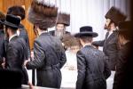 פולע געלאריע: בילדער און ווידיאוס פון נעילת החג און באגלייטן מוצאי סוכות בחצר הקודש סאטמאר 