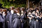 פולע געלאריע: בילדער און ווידיאוס פון נעילת החג און באגלייטן מוצאי סוכות בחצר הקודש סאטמאר 